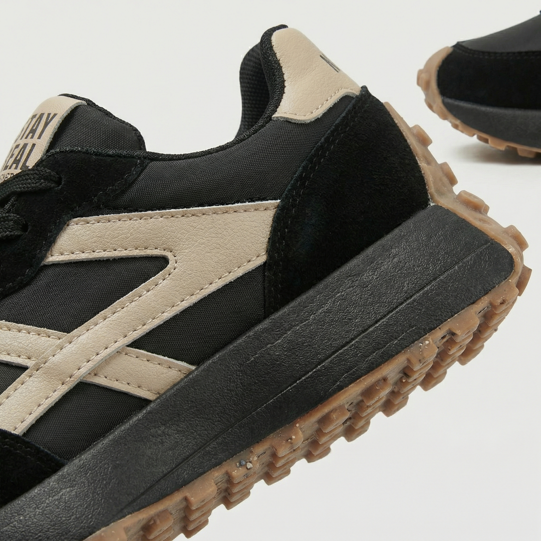 Oregon Atlas Walk Sneakers